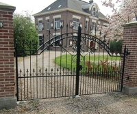 Poort met poeren